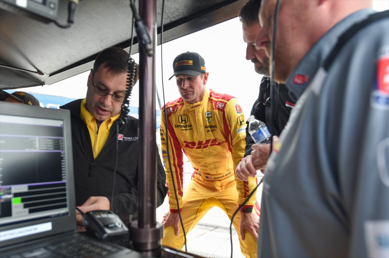 Ryan Hunter-Reay with his team - Acura Grand Prix of Long Beach -- Photo by: Chris Owens